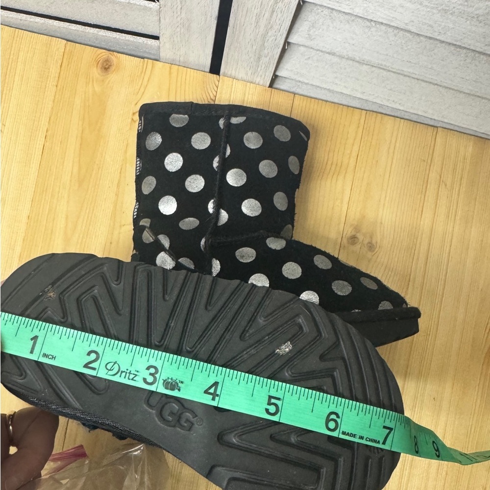 UGG Kids Classic Black Suede Silver Polka Dot Boots Toddler Girl Size 8 - Picture 7 of 8